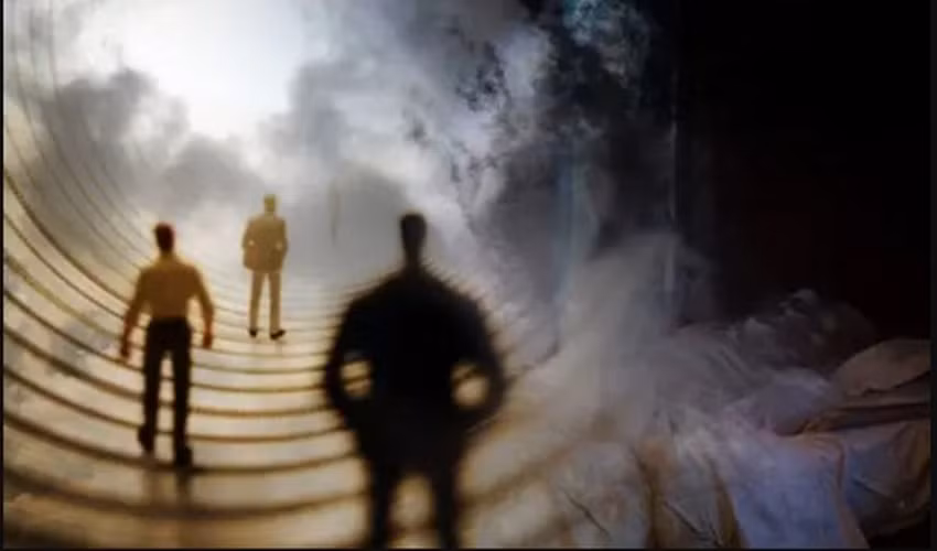 Các bệnh nhân trải qua trạng thái cận tử kể lại trải nghiệm tích cực và những cảm giác như bình yên, ánh sáng rực rỡ khi linh hồn rời khỏi cơ thể. Nhưng cũng có một số người lại cảm thấy sợ hãi trước khoảnh khắc này.