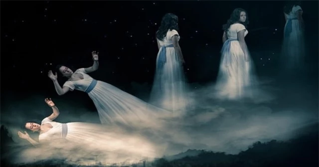 Theo nghiên cứu này, linh hồn rời khỏi cơ thể sau khi con người chết và tiếp tục tồn tại trong một không gian khác. Catherine Fritz cho rằng, không gian này nằm giữa các trường điện từ, được gọi là trường lượng tử.