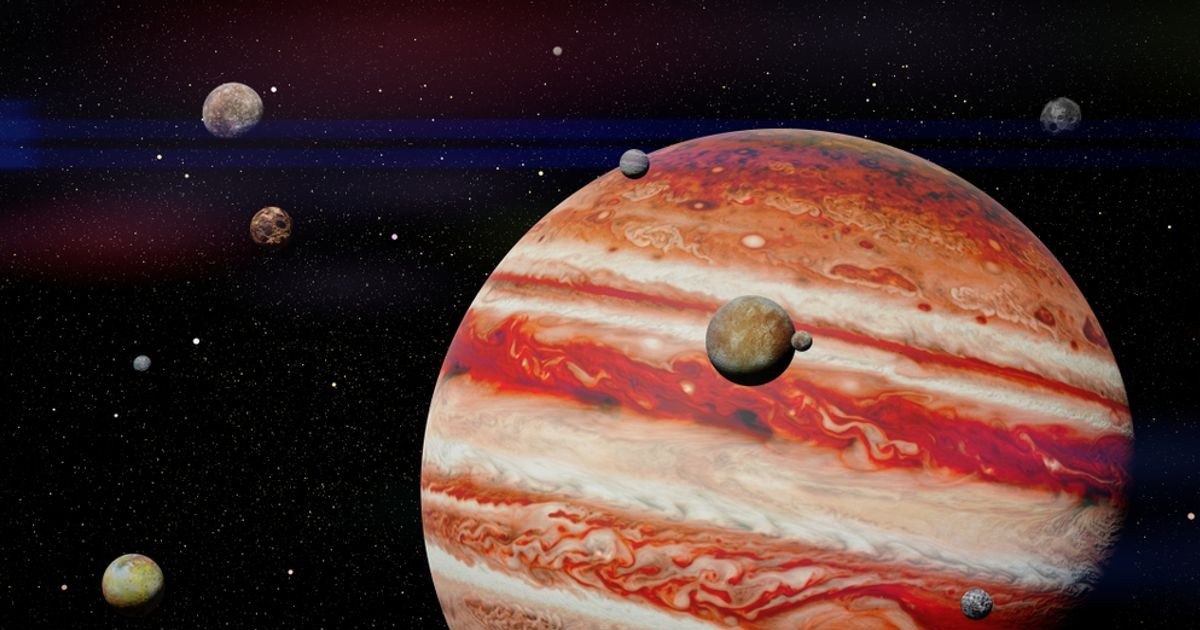 12 mặt trăng mới phát hiện, 9 trong số đó quay quanh sao Mộc theo hướng nghịch hành. Các mặt trăng mới này được xác nhận thông qua quan sát của tiến sĩ Scott Sheppard và Trung tâm Hành tinh Nhỏ.