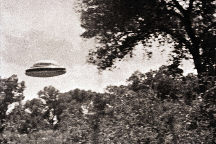 Để nghiên cứu sự kiện này, các nhà khoa học đã thực hiện thí nghiệm, bao gồm phân tích mẫu đất và thực vật xung quanh địa điểm vụ tai nạn.