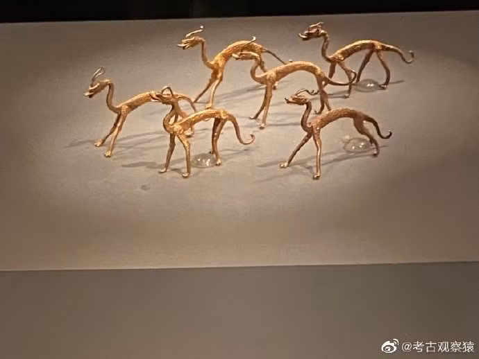 Tổng trọng lượng các món đồ bằng vàng và bạc lên đến hàng nghìn lạng, và giá trị chính xác của chúng chưa được ước tính.