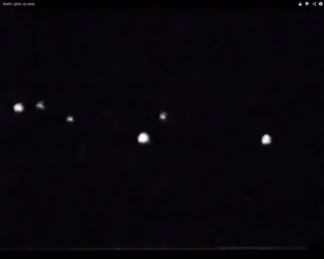 Xuất hiện thường xuyên vào ban đêm, những đốm sáng có kích thước bóng rổ bỗng nhiên hiện lên giữa không gian, tạo nên một bức tranh huyền bí và đầy ấn tượng.