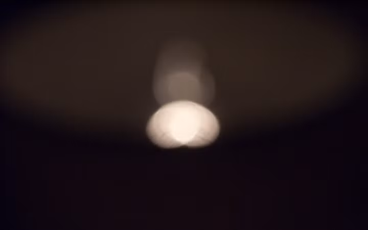 Các giả thuyết của nhà khoa học đều xoay quanh hiện tượng ảo ảnh quang học do tương tác giữa lớp không khí lạnh và lớp không khí ấm.