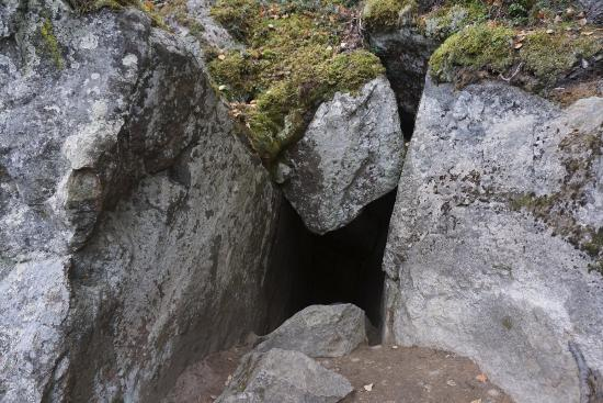 Nhà nghiên cứu từ Đại học Eastern Finland đã giải mã lý do tại sao nhiều người cảm thấy sự hiện diện của linh hồn bên trong hang động này.