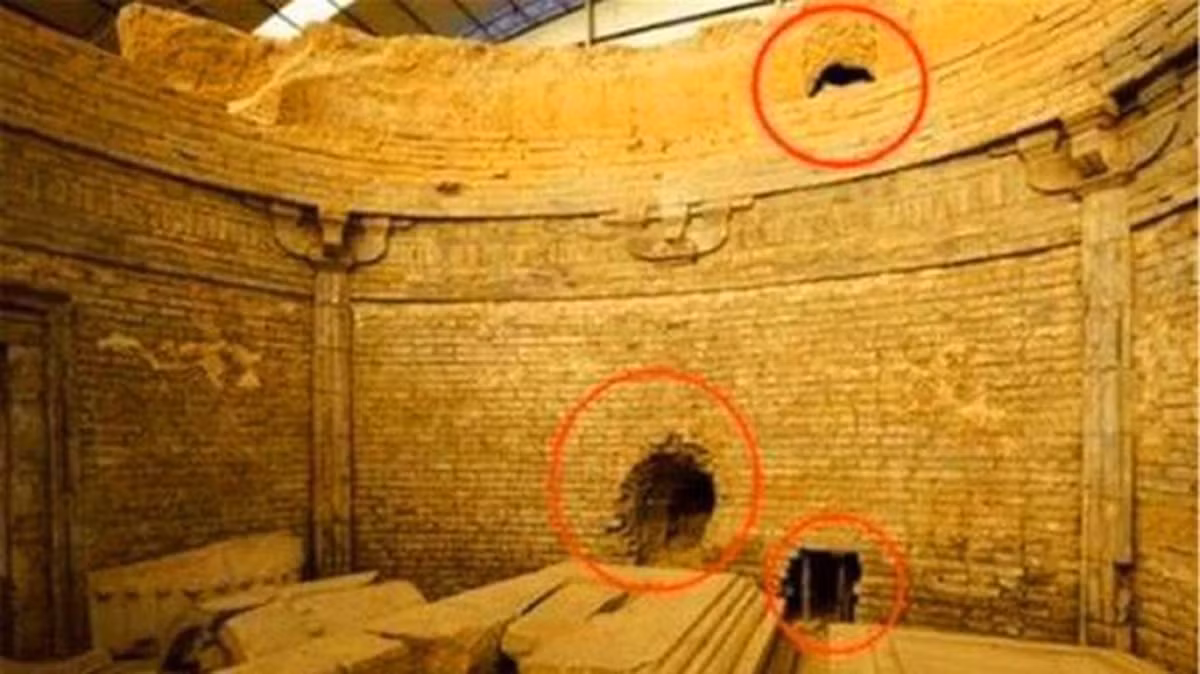 Mỗi khi có người đào, cát sẽ trôi vào lỗ hổng, bịt kín đường lên và làm nguy hiểm đến tính mạng. Viên đá sắc nhọn ẩn mình dưới cát còn tăng thêm sự nguy hiểm.