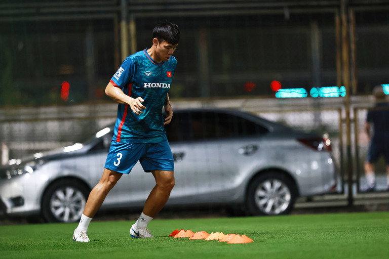 Tuyen Viet Nam: HLV Troussier nhu ngoi tren dong lua