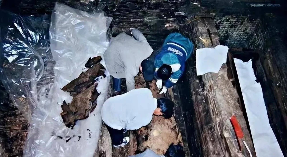 Nghiên cứu chuyên sâu dựa trên các dòng chữ đã tiết lộ rằng chủ nhân của ngôi mộ là một quan đại thần quan trọng của nhà Nguyên, cháu trai của Hốt Tất Liệt.