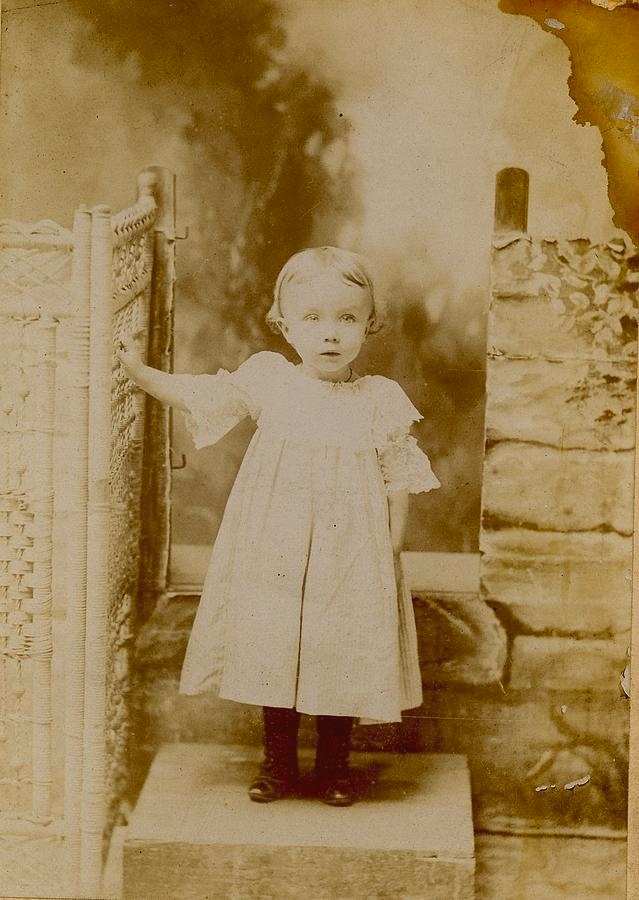 3. Các cô gái không được biết về giáo dục giới tính và sự thật liên quan đến vấn đề này được giấu nhẹm.