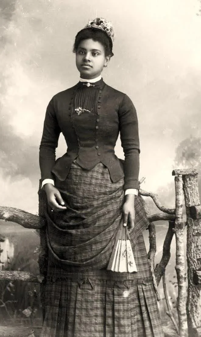 5. Xu hướng nhịn ăn, với nhiều cô gái trẻ từ chối ăn và tin rằng họ có thể sống mà không cần thức ăn, có thể liên quan đến chứng chán ăn tâm thần.