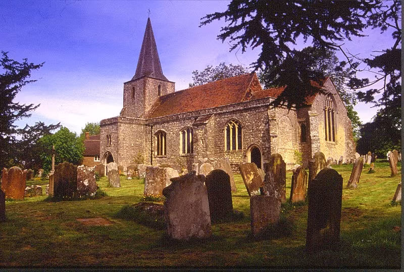 1. Làng Pluckey - Anh: Là ngôi làng bị ma ám nổi tiếng ở Anh, với nhiều điểm đen ma quái, như Fright Corner và Woods Screaming. Guinness World Records ghi nhận là "ngôi làng bị ma ám nhất ở Anh". Dân làng thường trải qua những trải nghiệm kinh dị tại địa điểm ma quái này, đặc biệt vào mùa Halloween.