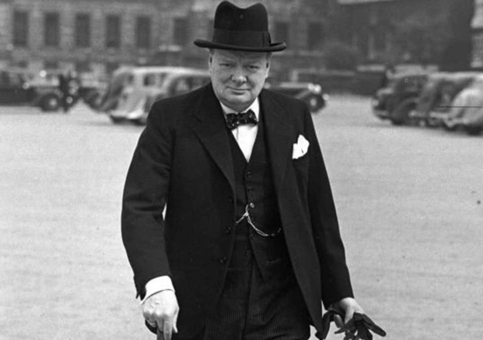 Cụ thể, vào năm 1944, khi Thủ tướng Churchill chuẩn bị rời thực địa sau chuyến thị sát thì bất ngờ máy bay của phát xít Đức ập đến và dội bom.