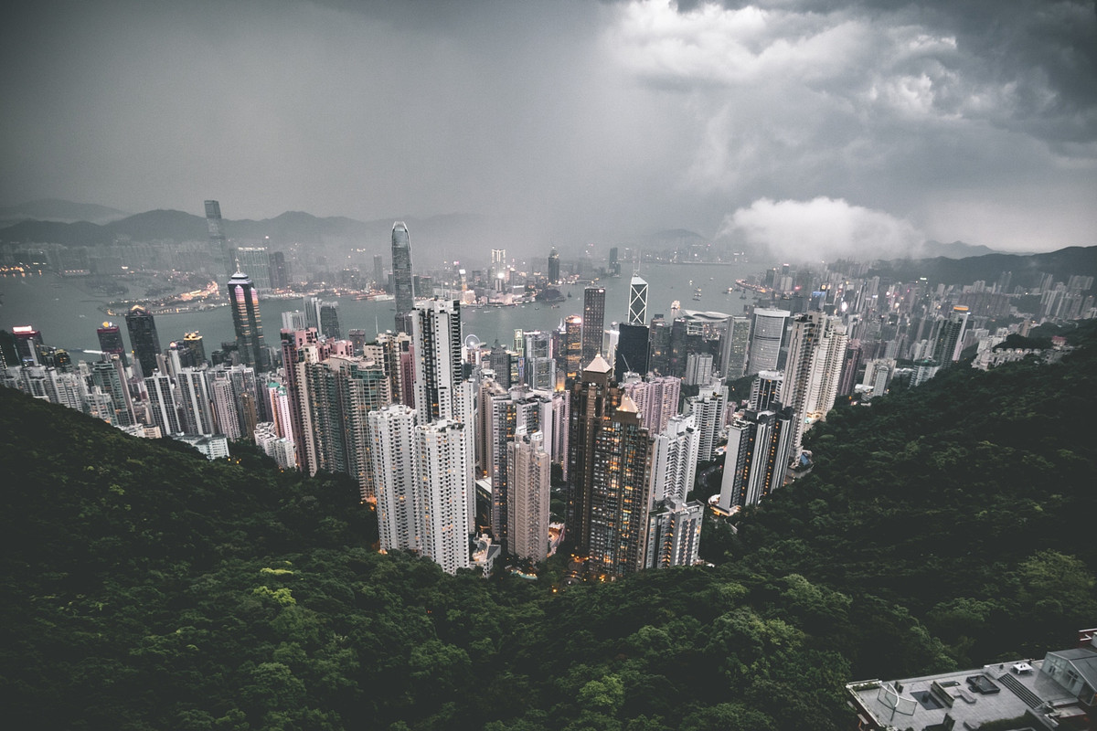 Kể từ ngày 1/7/1997, Hong Kong được Anh trao trả cho Trung Quốc. Khi ấy, Hong Kong trở thành khu hành chính đặc biệt của Trung Quốc với mức độ tự trị cao.