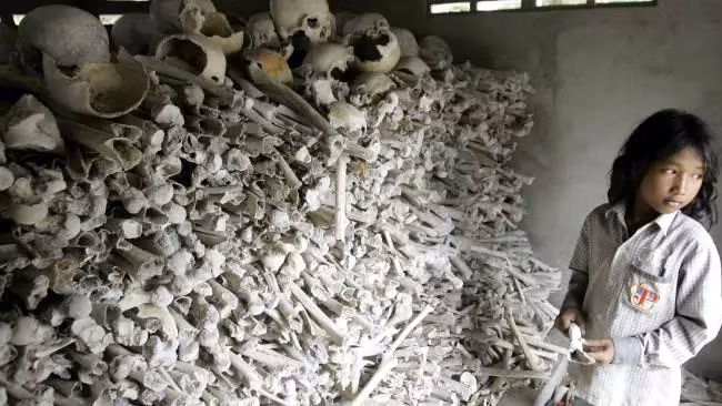 Đây là thi hài còn sót lại của những nạn nhân chế độ diệt chủng Pol Pot ở tỉnh Kandal.