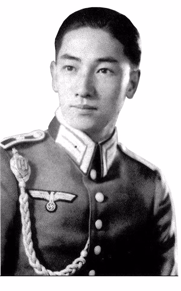 Không phải ai cũng biết rằng, Tưởng Vỹ Quốc không phải là con trai ruột của Tưởng Giới Thạch. Trên thực tế, Tưởng Vỹ Quốc là con trai của Đới Quý Đào - người anh em kết nghĩa của Tưởng Giới Thạch.