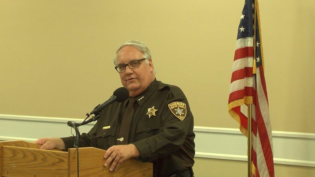 Howard Buffett - người con thứ 2 - là cảnh sát trưởng Macon, bang Illinois. Howard cũng là người quan tâm tới hoạt động từ thiện.