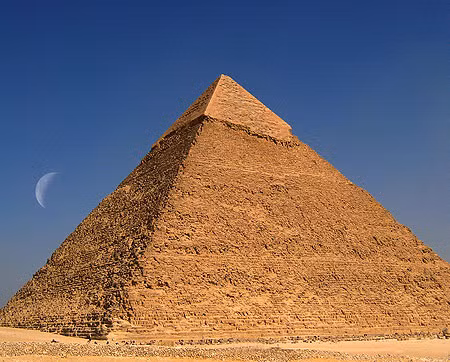 Trong số này, nổi bật là bí ẩn về những cửa giả, đường hầm giả bên trong kim tự tháp.