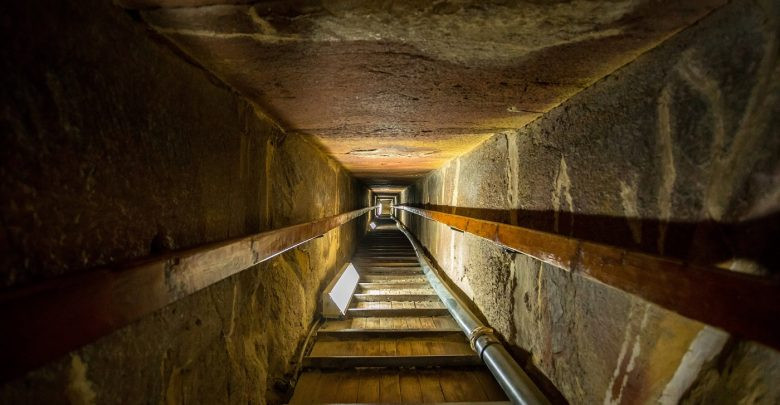 Trong nhiều thế kỷ, các chuyên gia đã thực hiện nhiều nghiên cứu nhằm làm sáng tỏ mục đích của người Ai Cập thời cổ đại khi làm những cửa giả trên để làm gì.