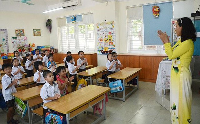 Chuan bi trien khai chuong trinh giao duc pho thong lop 1 moi