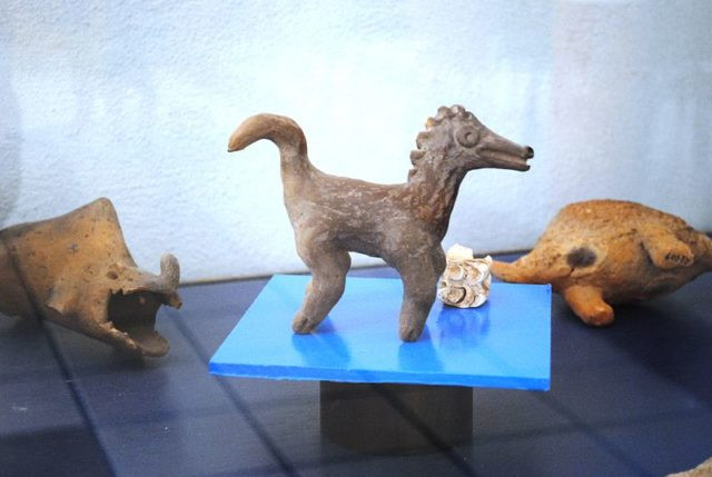 Do vậy, nhiều người đặt ra nghi vấn về tính thật giả của số tượng cổ Acámbaro.