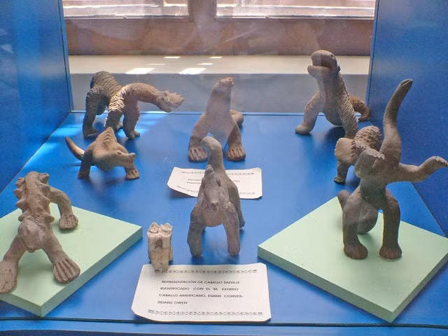 Các chuyên gia đã tiến hành kiểm tra, xác định niên đại của số tượng này.