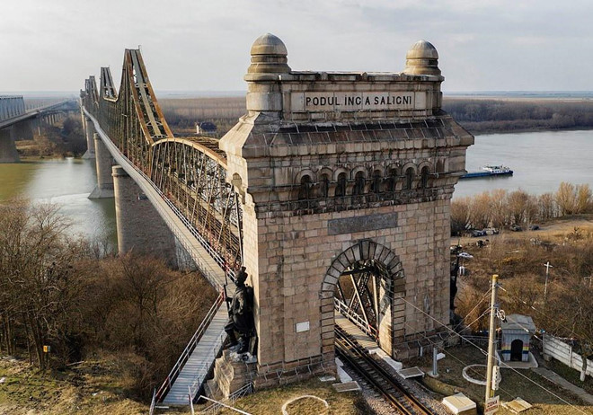 Ky thu vung dat ba tuoc ma ca rong nhin tu tren cao-Hinh-4