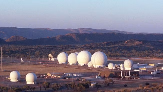 Rất ít thông tin về những hoạt động diễn ra bên trong căn cứ quân sự Pine Gap được tiết lộ với bên ngoài.