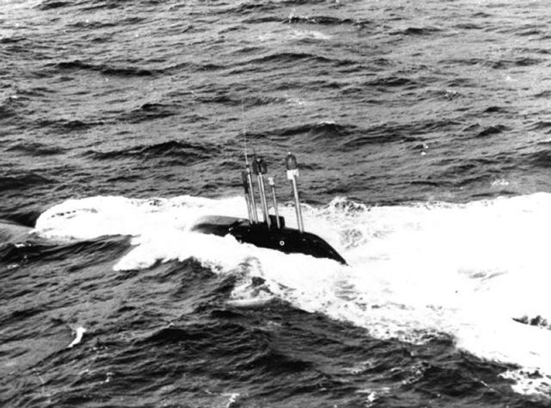 Vào ngày 24/6/1983, tàu ngầm K-429 lặn thử nghiệm ở vịnh Sarannaya khi ở độ sâu 50m thì nhanh chóng bị chìm. Nguyên do là các thủy thủ không hiểu quy tắc vận hành bể dằn.