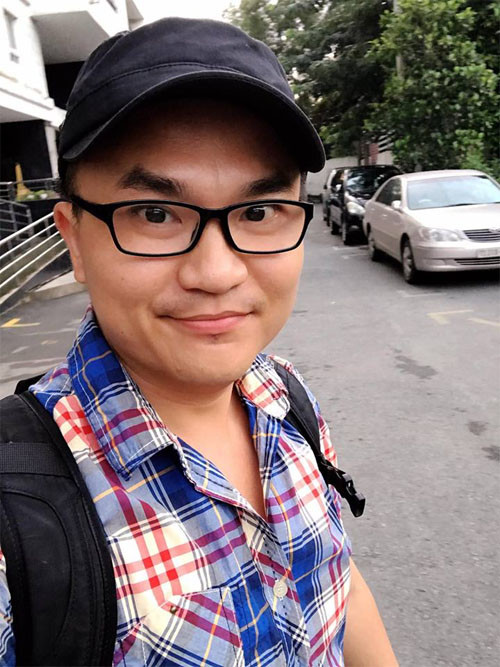 Dù là con trai một trong gia đình nhưng anh không hề gặp áp lực phải lập gia đình, con bồng cháu bế. Nam MC cho biết, ba mẹ chưa bao giờ giục anh về chuyện cưới vợ, và họ hoàn toàn tôn trọng ý kiến cũng như công việc của anh. Đại Nghĩa là người giản dị, mộc mạc. Dù dư sức mua sắm hàng hiệu, biệt thự xa hoa hay xe cộ đắt tiền nhưng đó không phải là mục đích sống của anh.