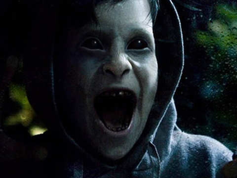 Chúng thường xuất hiện vào buổi tối và xin đi nhờ xe hay xin vào nhà để gọi điện thoại hoặc uống nước...