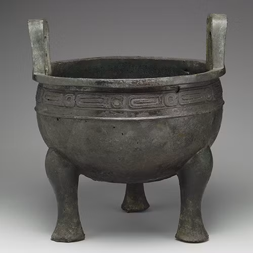 Chính vì vậy, cho đến nay, các chuyên gia, nhà khoa học vẫn cố gắng truy tìm tung tích của số bảo vật có từ thời nhà Hạ trên. Ảnh minh họa.