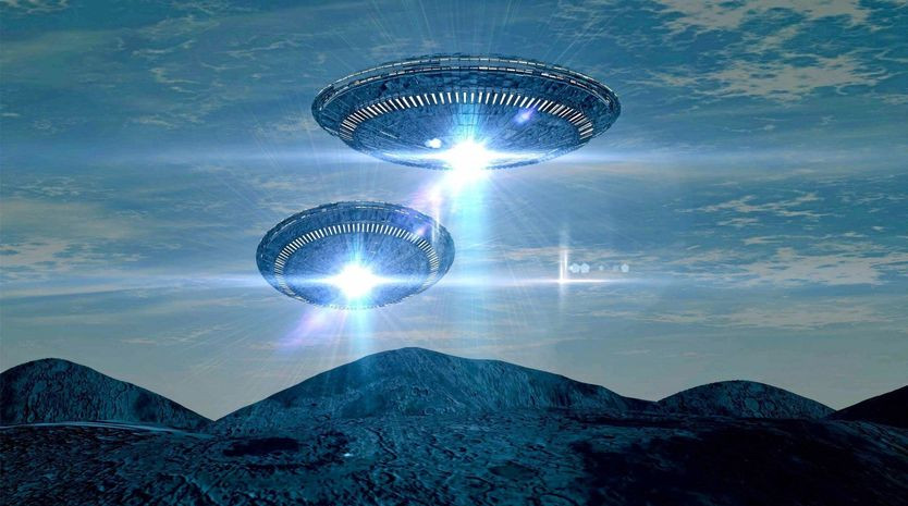 Tác phẩm này thu hút sự quan tâm của những người tin vào sự tồn tại của UFO và người ngoài hành tinh. Thế nhưng, cũng có người hoài nghi về tính xác thực của câu chuyện do Stonebrooke kể. Video: Thụy Sĩ mở lớp dạy ngôn ngữ của người ngoài hành tinh (nguồn: VTC14)