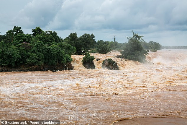 Khi ấy, tần suất của một loạt dạng thời tiết cực đoan như sóng nhiệt, lũ lụt, mưa bão sẽ tăng lên.