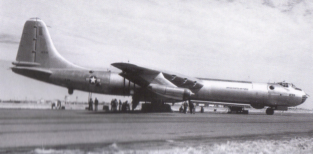 Oanh tạc cơ chiến lược B-36 của Mỹ khi ấy có mang theo bom Mk-17. Đây là bom nhiệt hạch nặng nhất từng được Mỹ chế tạo.