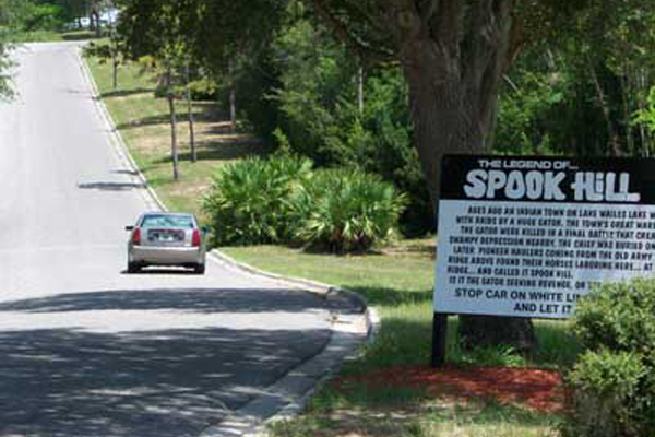 Spook Hill hay còn gọi là Đồi Ma tọa lạc tại Somerset West, Nam Phi được biết đến là địa điểm xảy ra hiện tượng lạ.