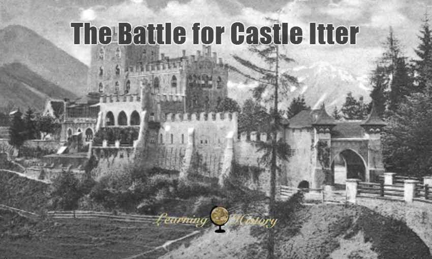 Vào ngày 5/5/1945, trung úy John C. Jack Lee Jr của tiểu đoàn xe tăng thuộc sư đoàn thiết kỵ 12 thuộc quân đội Mỹ ra lệnh cho 3 xe tăng Sherman tiến vào lâu đài với ý định giải cứu các tù nhân bị giam giữ trong lâu đài Schloss Itter.