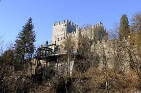 Nhờ vậy, nhiệm vụ giải cứu tù nhân thành công nhờ sự phối hợp hành động giữa lực lượng đồng minh và những người lính Đức chống Đức quốc xã.