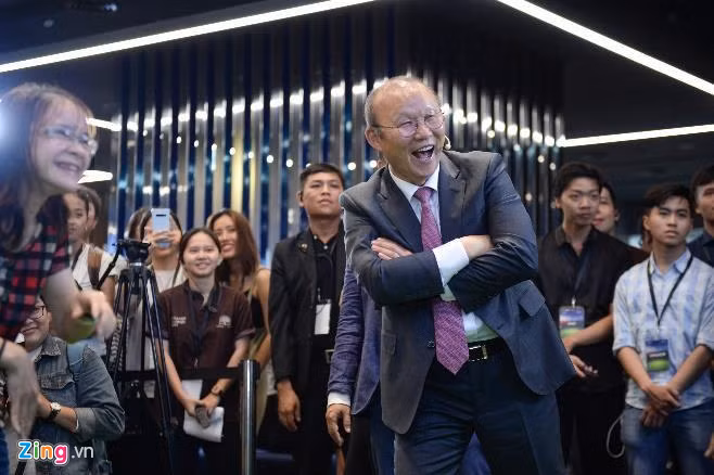 Ngoai luong, HLV Park Hang Seo con dat show quang cao the nao?