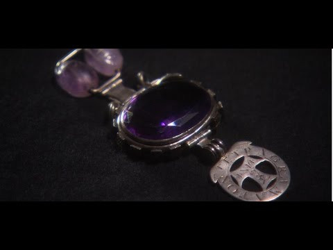 Trước khi chết, ông Ferris để lại viên đá thạch anh tím Delhi cho người con trai trưởng. Chỉ một thời gian ngắn sau khi sở hữu viên đá quý, con trai ông Ferris cũng lâm vào hoàn cảnh bi đát khi sự nghiệp đang lên thì bỗng rơi vào cảnh phá sản. Theo đó, người con này sống trong sự nghèo khó và bệnh tật đến suốt đời.