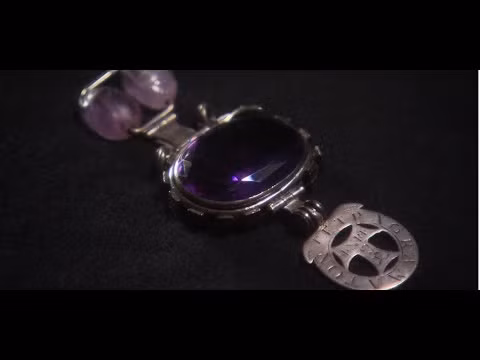 Trước khi chết, ông Ferris để lại viên đá thạch anh tím Delhi cho người con trai trưởng. Chỉ một thời gian ngắn sau khi sở hữu viên đá quý, con trai ông Ferris cũng lâm vào hoàn cảnh bi đát khi sự nghiệp đang lên thì bỗng rơi vào cảnh phá sản. Theo đó, người con này sống trong sự nghèo khó và bệnh tật đến suốt đời.