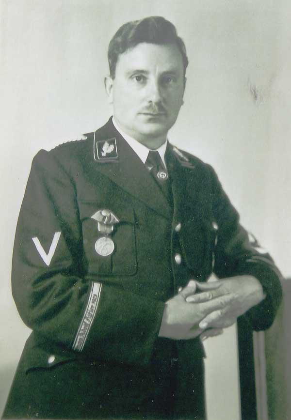 Nhiều người không thể ngờ rằng, Maurice là một người Do Thái và thậm chí có quan hệ gần gũi, thân cận với nhà độc tài Hitler.