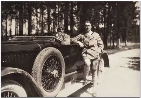 Tuy nhiên, mối quan hệ của Maurice và Hitler bị "sứt mẻ" khi cả hai được cho là có quan hệ tình ái với Geli Raubal.