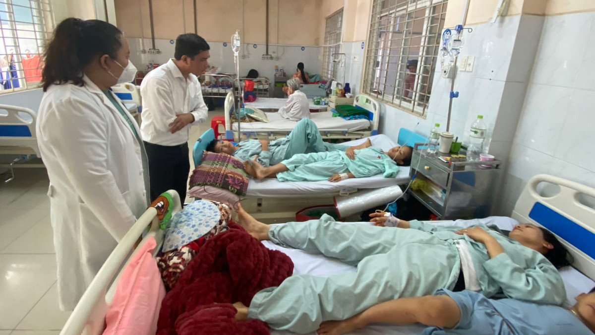 Đồng Nai: Tập trung điều trị vụ ngộ độc bánh mì tập thể Dong Nai: Tap trung dieu tri vu ngo doc banh mi tap the