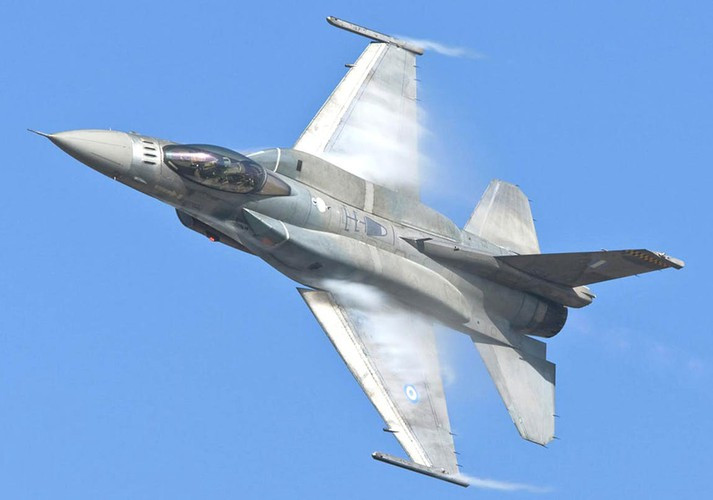 Bên cạnh hệ thống điện tử được nâng cấp toàn diện, động cơ trên F-16V cũng được tinh chỉnh để cho hiệu suất tốt hơn trong khi lại tiết kiệm nhiên liệu hơn.