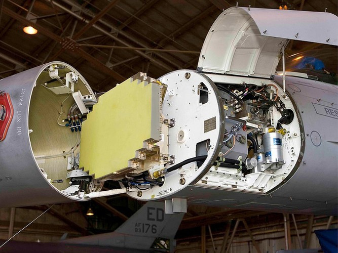 So với radar mảng pha thụ động hiện đang trang bị trên các dòng chiến đấu cơ thế hệ thứ 4 trong đó có Su-35 thì radar mảng pha chủ động có độ nhậy khi bắt bám mục tiêu cao hơn hẳn.