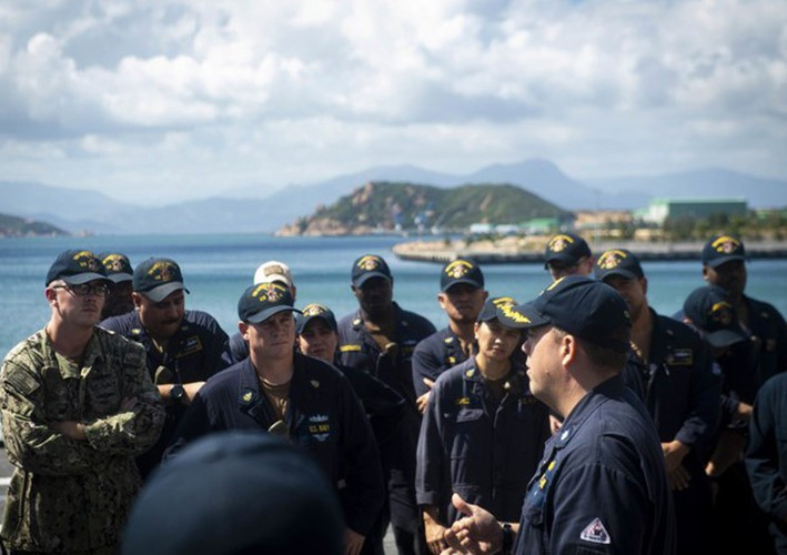 Mỹ cho biết, tàu Gabrielle Giffords được Hải quân Mỹ triển khai luân phiên đến Bộ tư lệnh Ấn Độ Dương - Thái Bình Dương, thực hiện các hoạt động tác chiến, tập trận, thăm cảng trên toàn khu vực và hoạt động cọ xát với hải quân các đồng minh và đối tác nhằm mang đến ổn định và an ninh hàng hải - những trụ cột chính của một Ấn Độ Dương - Thái Bình Dương tự do và cởi mở.