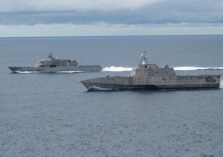 Đây là chiến hạm có tốc độ nhanh nhất thế giới, với vận tốc tối đa có thể lên tới 110 km/h. Tàu có tầm đáy khá nông nên có thể cập cảng gần bờ.