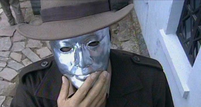 Thám tử Thành Huất là người duy nhất có thể tìm ra quốc bảo thất lạc.