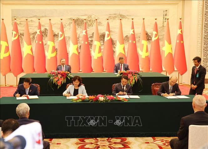 Việt Nam- Trung Quốc ký kết 14 văn kiện hợp tác Viet Nam- Trung Quoc ky ket 14 van kien hop tac