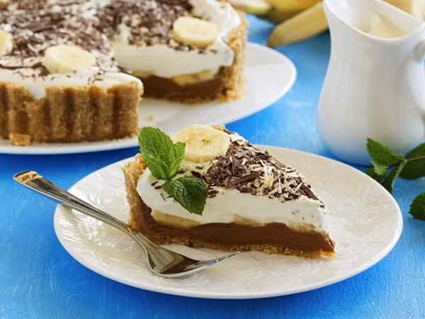 Trong khi đó, Anh Quốc lại là nước nhà của banoffee, một loại bánh làm từ chuối, kem, kẹo cứng, chocolate hoặc cà phê.