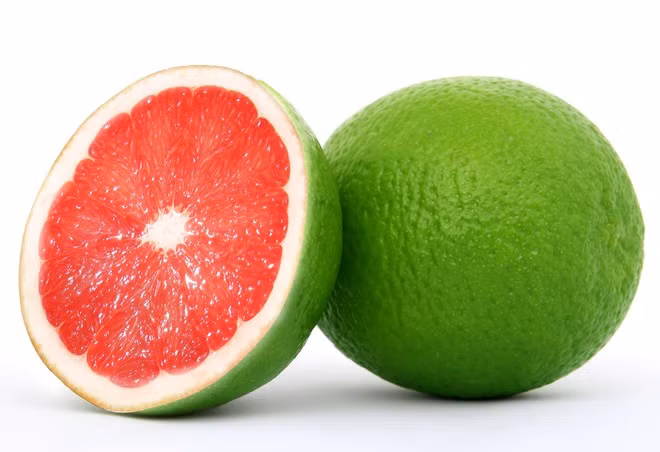 Đặc sản của Cái Bè là sầu riêng tứ quý, sầu riêng hạt lép, bưởi Năm Roi, bưởi đường núm, bưởi đường hồng và bưởi da láng, nhãn long, nhãn tiêu da bò, cam sành, cam mật… Ảnh: Mccraesdesignportfolio.